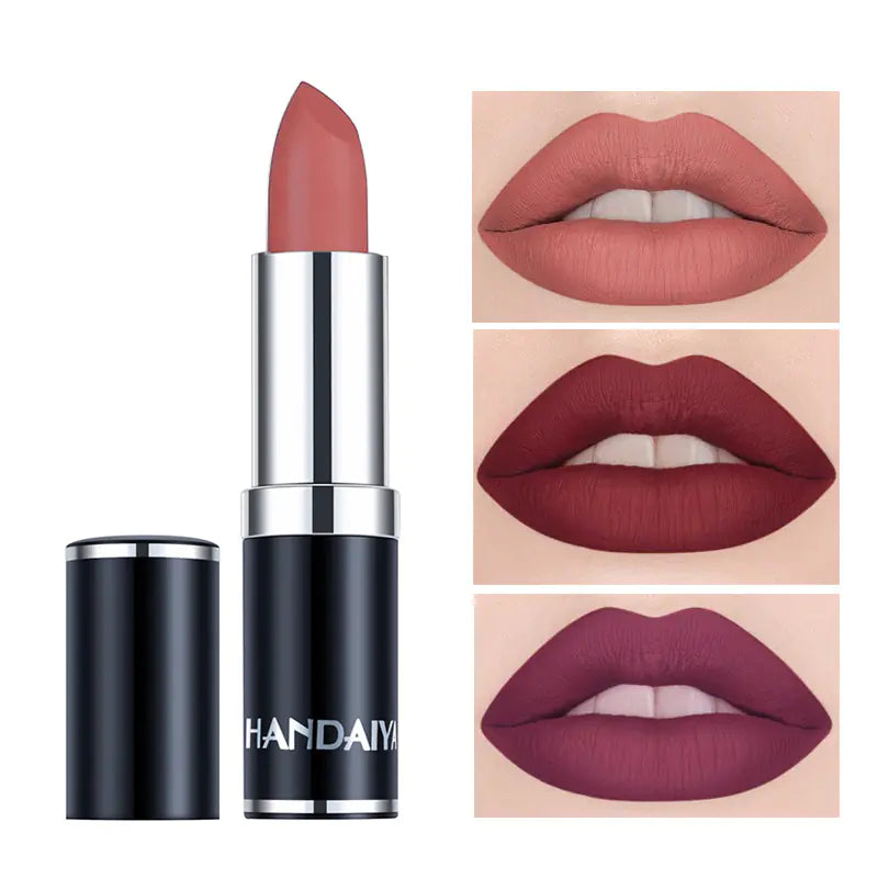 Gloss Mat Velouté en Nuances de Rouge Brun et Pourpre