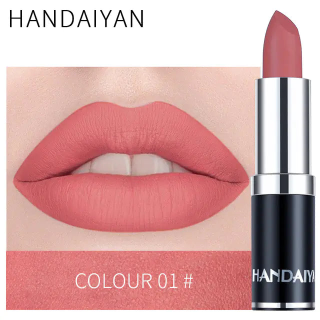 Gloss Mat Velouté en Nuances de Rouge Brun et Pourpre