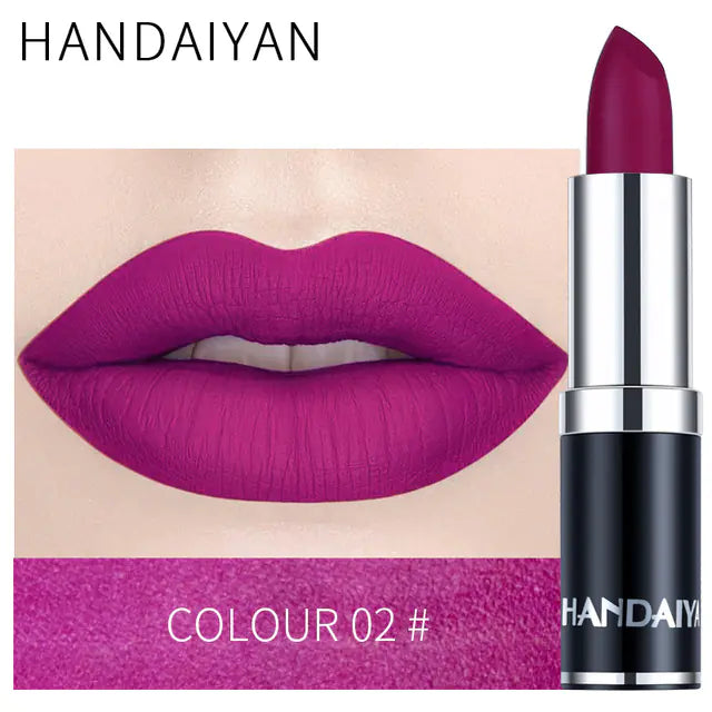 Gloss Mat Velouté en Nuances de Rouge Brun et Pourpre