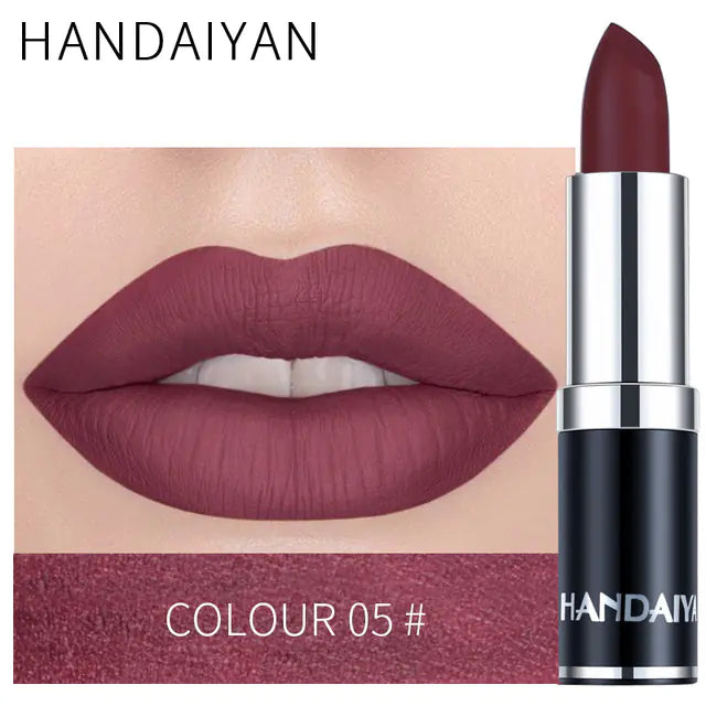 Gloss Mat Velouté en Nuances de Rouge Brun et Pourpre