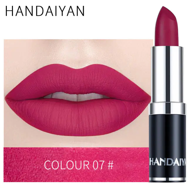 Gloss Mat Velouté en Nuances de Rouge Brun et Pourpre